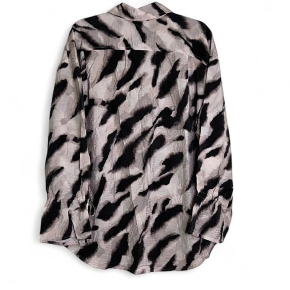 Simply Vera Cheetah Print Blouse XXL Oversized Flowy Button-Up Top - Picture 6 of 6